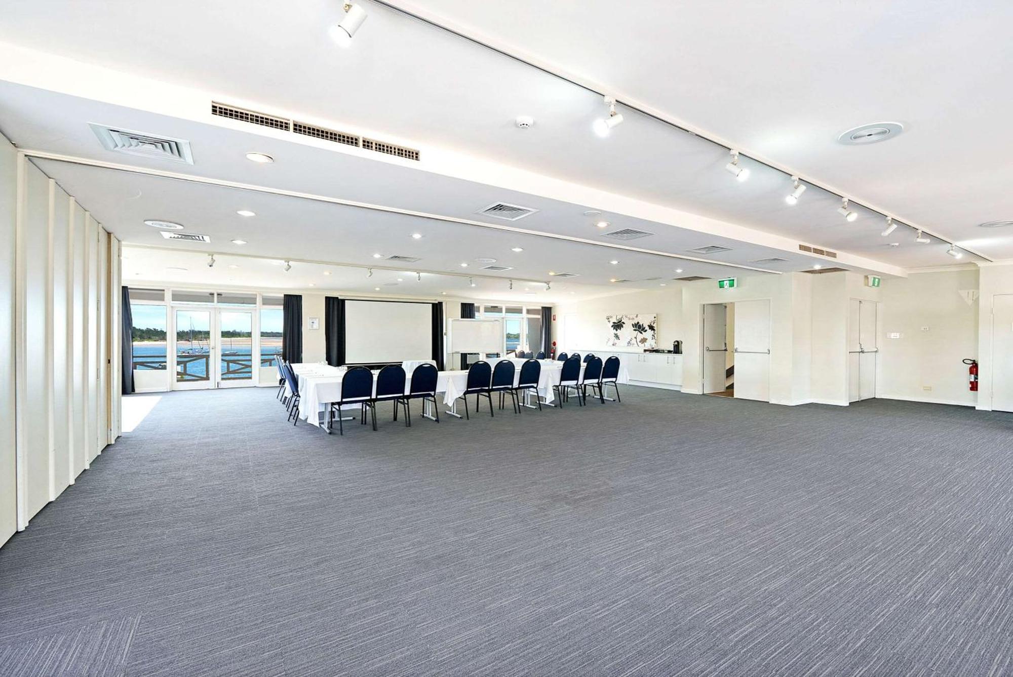 Comfort Resort Waters Edge Port Macquarie Exterior photo