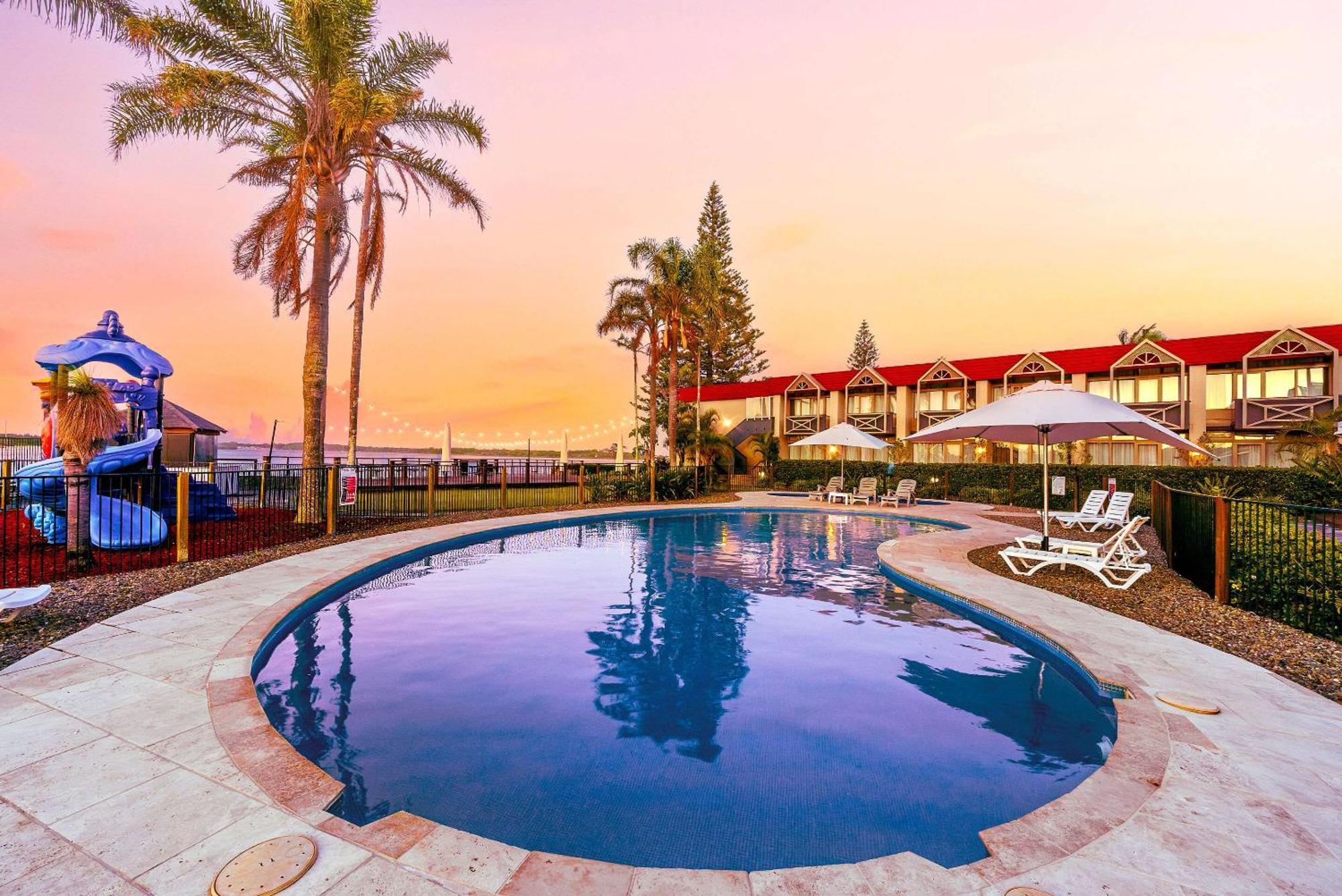 Comfort Resort Waters Edge Port Macquarie Exterior photo