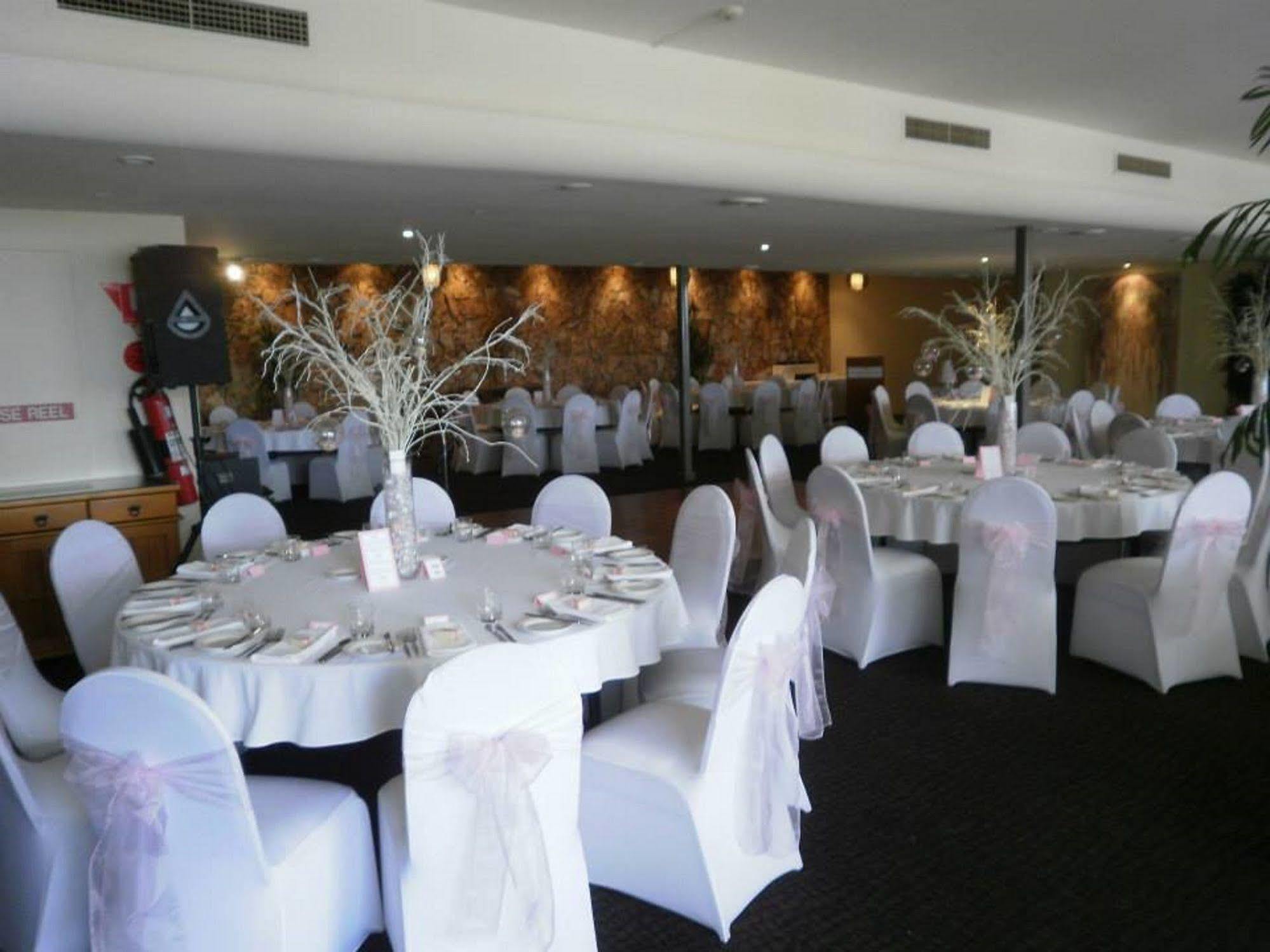Comfort Resort Waters Edge Port Macquarie Exterior photo